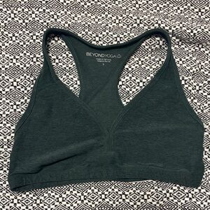 Beyond Yoga Women's Forest Green Sports Bra